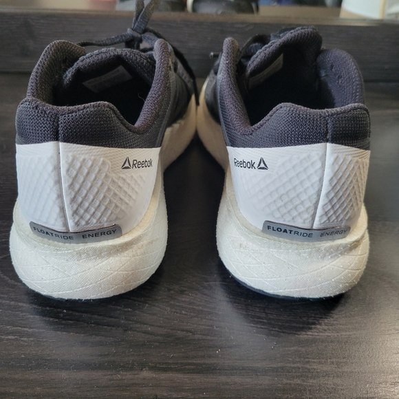 Reebok sneaker - Picture 7 of 11